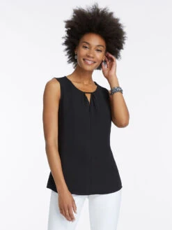 Easy Keyhole Top