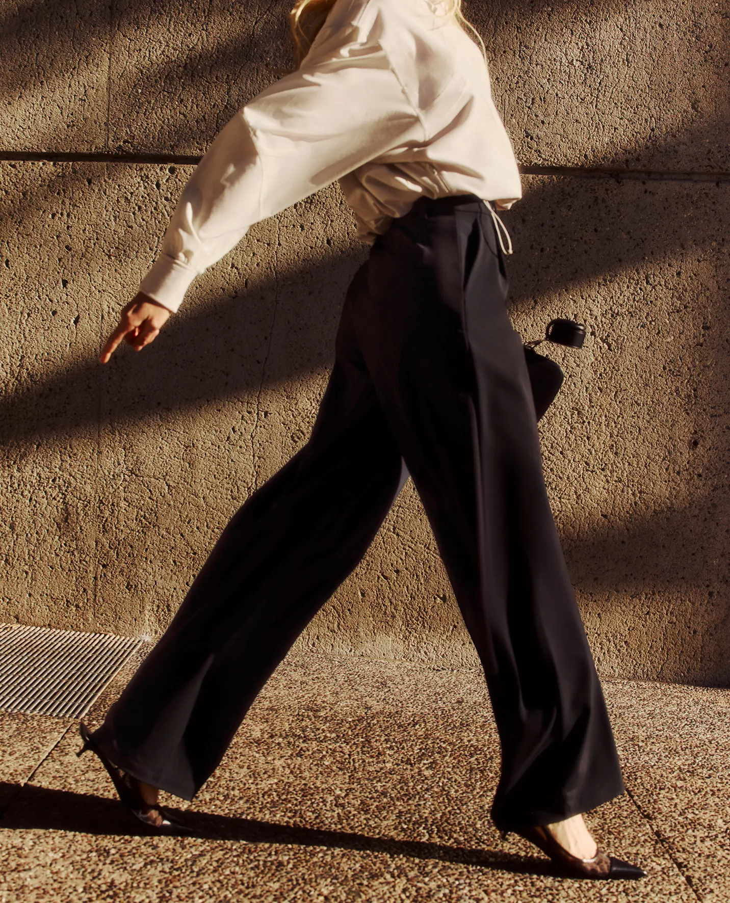 Front Page 41 Front Page -Brave Sales Store au lululemon 2025 wk01 eComm ECE WomensBottoms